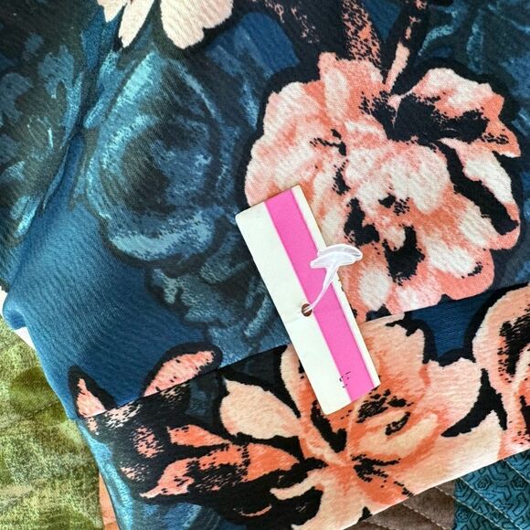 🌞 NWT Silk Material Floral Asymmetrical Skirt - Picture 5 of 7